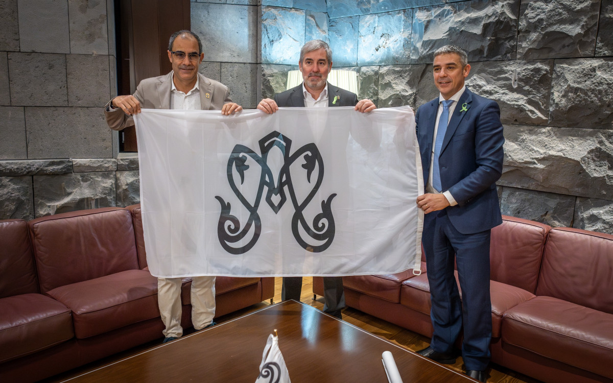 Entrega bandera Bajada