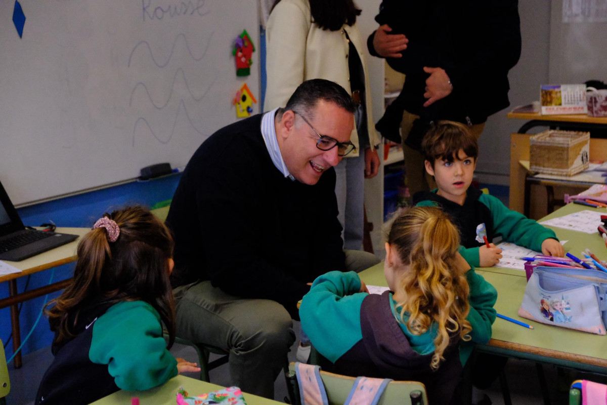 FOTO. Poli Suu00e1rez refuerza el diu00e1logo con la comunidad educativa de La Palma en una ronda de visitas y reuniones (4)