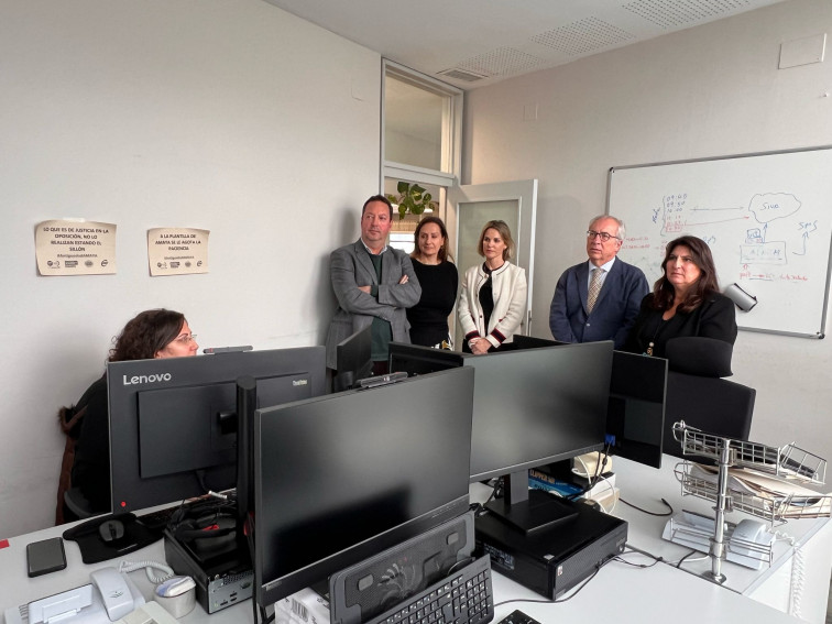 Visita al Laboratorio Andaluz de Referencia en Calidad del Aire (LARCA) (2)