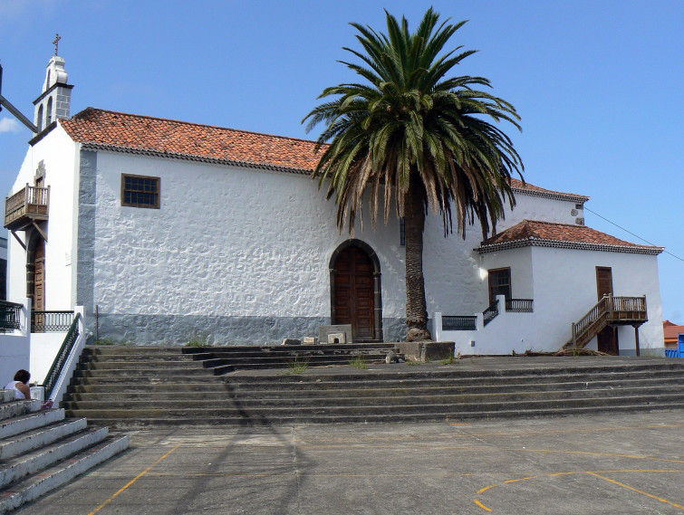 Lado derecho Iglesia de San José Breña Baja 1