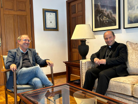 Primera visita obispo (1)