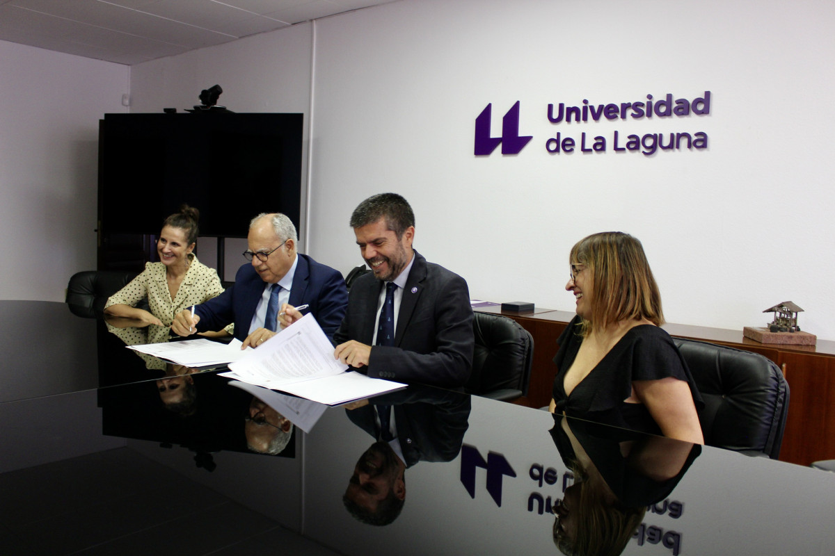 220525 Casimiro Curbelo, junto al rector de la Univesidad de La Laguna en una imagen de archivo