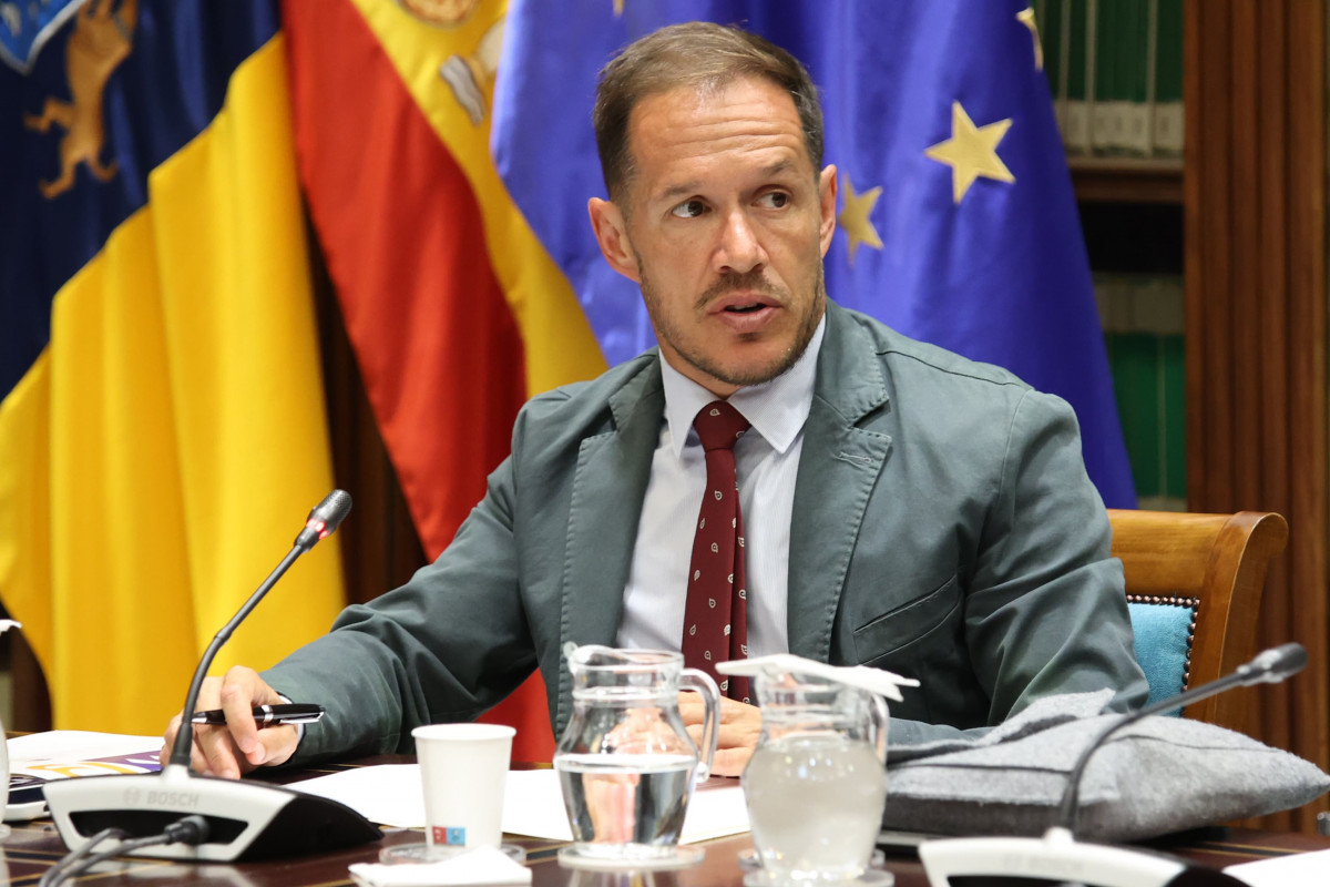 040625. NP. Zapata u201cNo nos temblaru00e1 el pulso a la hora de exigir responsabilidades por los apagones sufridos en La Palmau201d