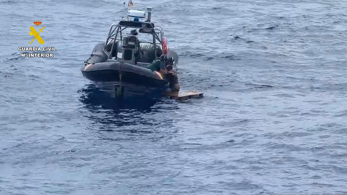 Op rescate palet tenerife editada.00 00 19 02.Imagen fija002