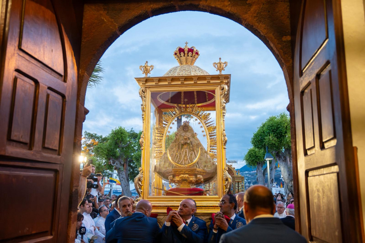 BAJADA VIRGEN 15