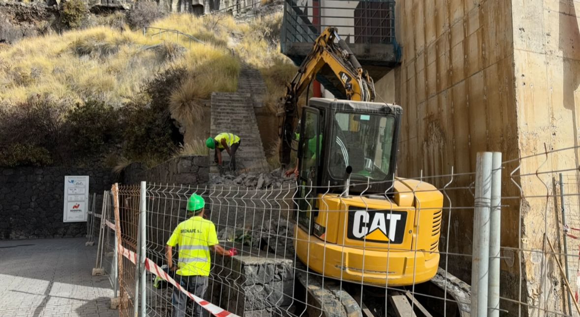 Foto Se inician los trabajos de mejora de las escaleras